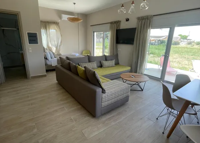 Whte One Bedroom Minia